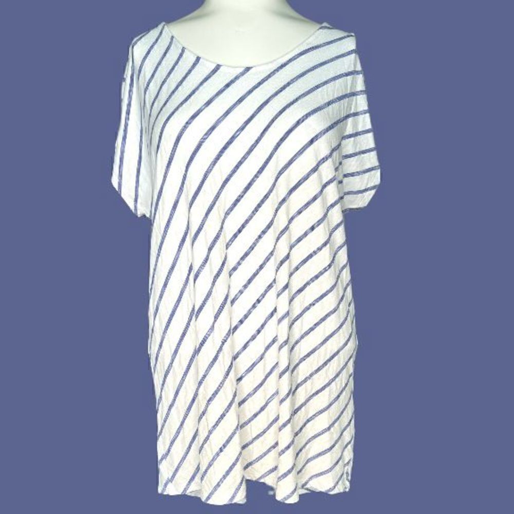 Chico’s size 0 perfect stripe cross back tee